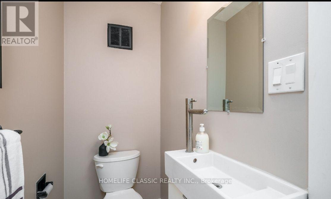 583 Elliott Crescent, Milton, ON - Indoor Photo Showing Bathroom