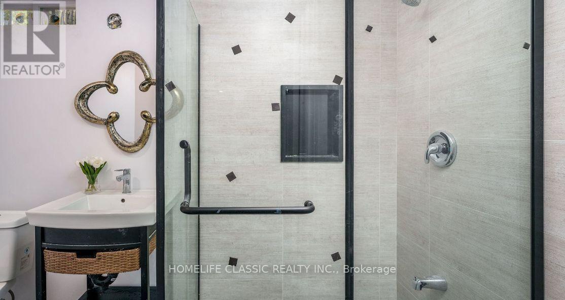 583 Elliott Crescent, Milton, ON - Indoor Photo Showing Bathroom