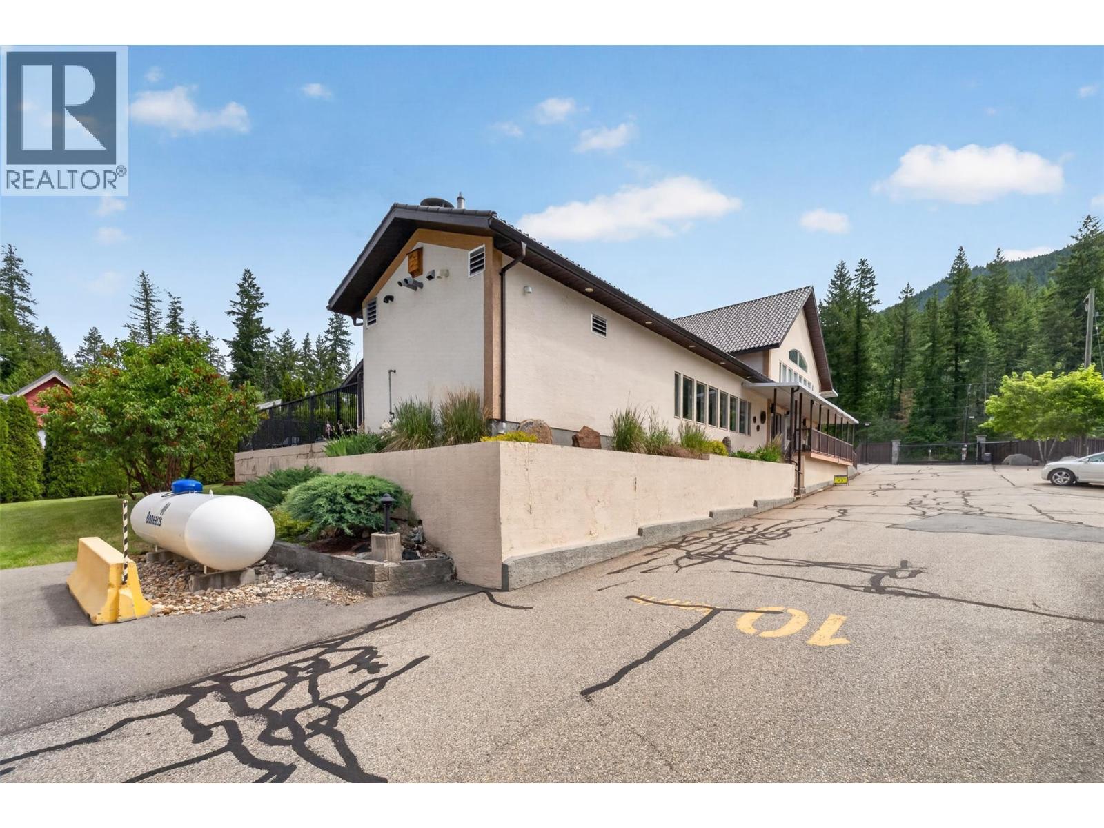 #2 8242 Highway 97A Highway, Sicamous, BC