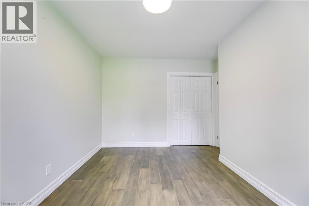 356 Dunlop Crescent, Burlington, ON - Indoor Photo Showing Other Room