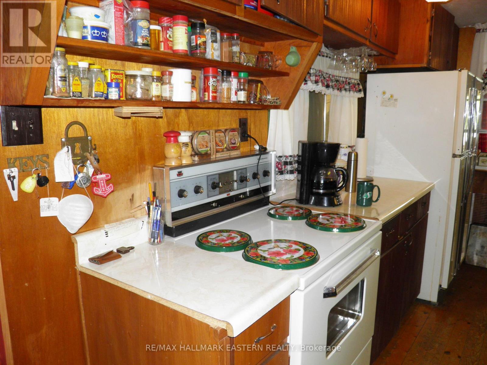 17 Fire Route 92A, Havelock-Belmont-Methuen (Belmont-Methuen), ON - Indoor Photo Showing Kitchen