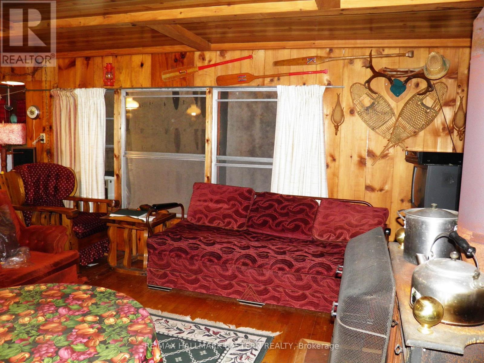 17 Fire Route 92A, Havelock-Belmont-Methuen (Belmont-Methuen), ON - Indoor Photo Showing Living Room