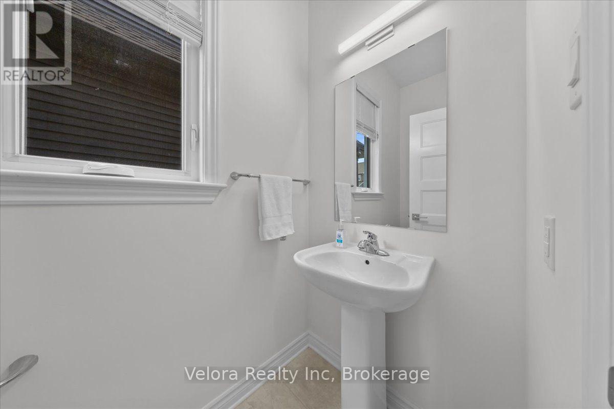 518 Vivera Place, Ottawa, ON - Indoor Photo Showing Bathroom