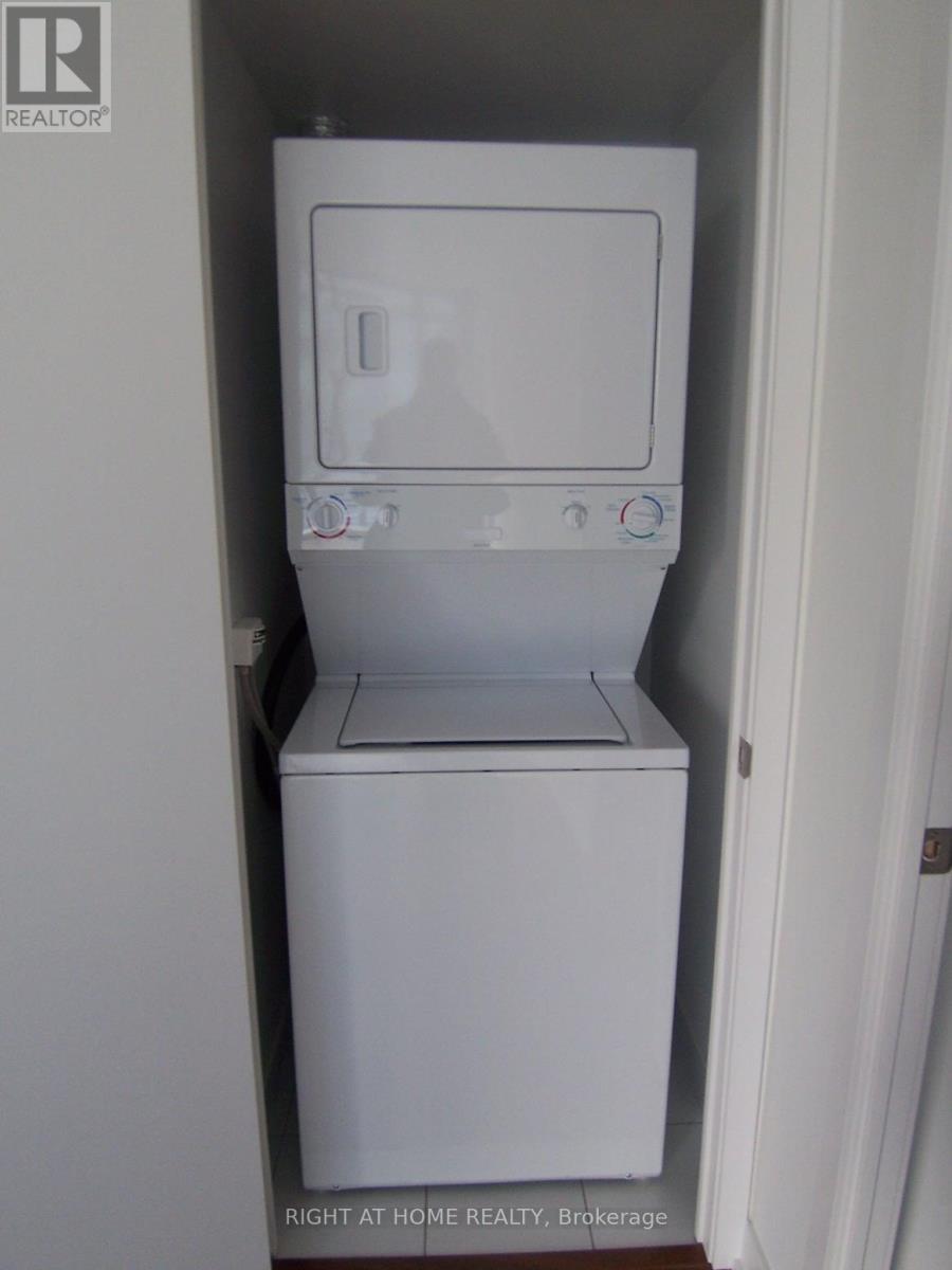310 - 25 Capreol Court, Toronto, ON - Indoor Photo Showing Laundry Room