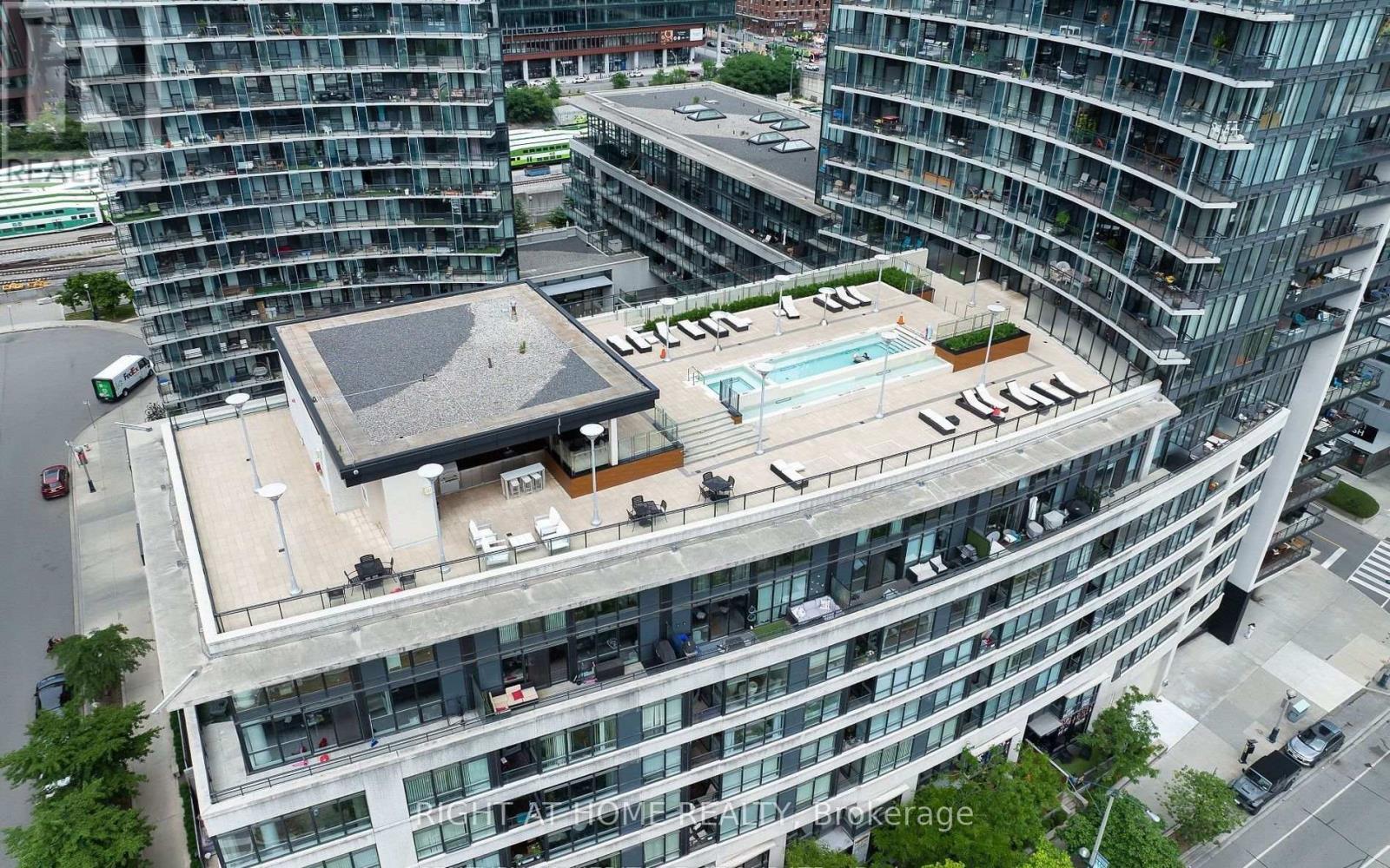 310 - 25 Capreol Court, Toronto, ON - Outdoor