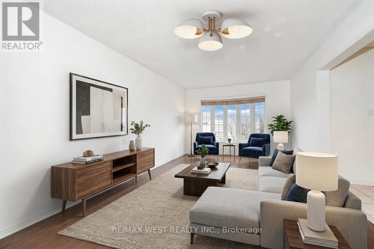 168 Gas Lamp Lane, Markham, ON - Indoor Photo Showing Living Room