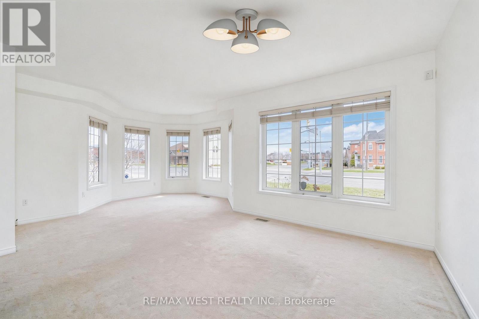 168 Gas Lamp Lane, Markham, ON - Indoor Photo Showing Other Room