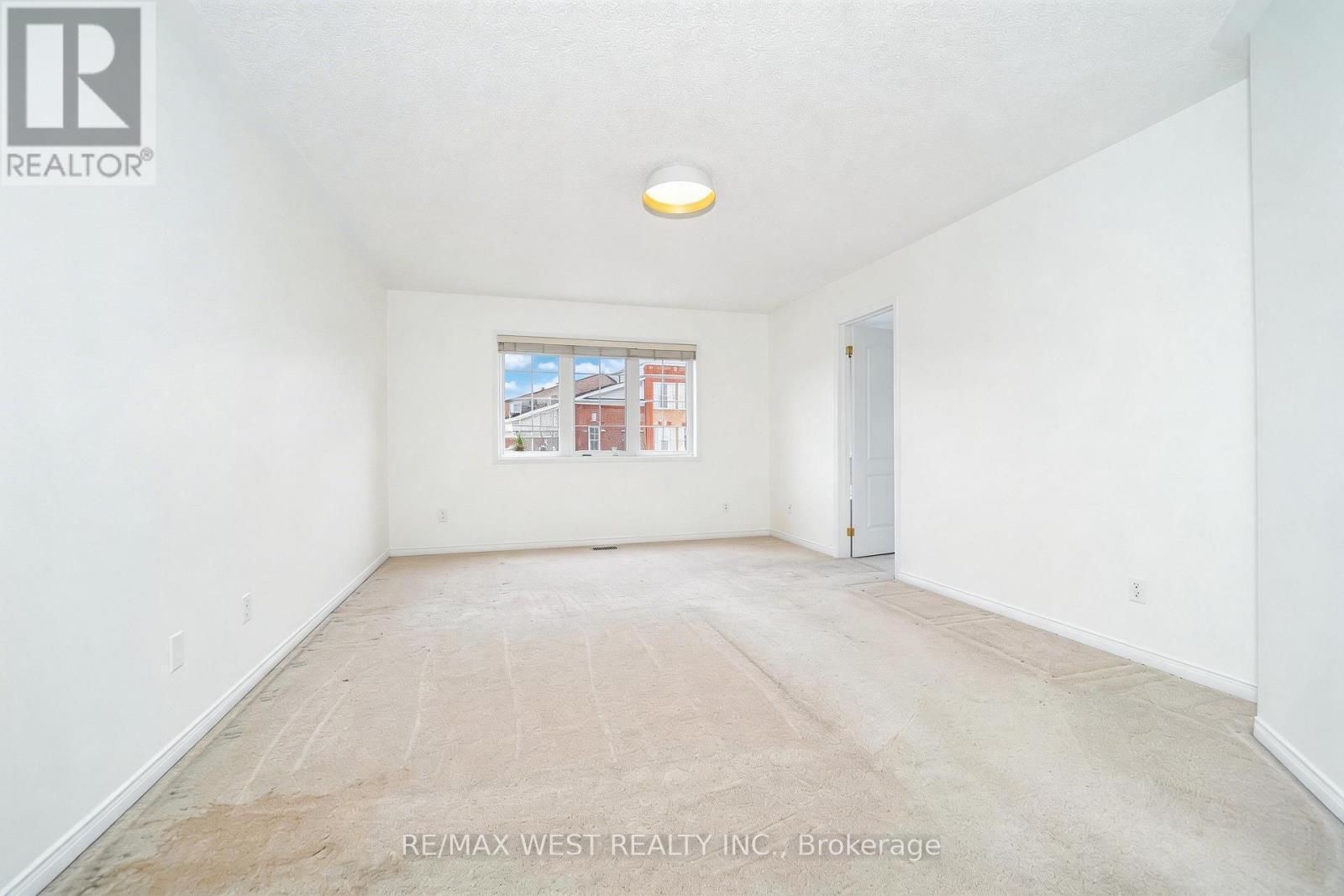 168 Gas Lamp Lane, Markham, ON - Indoor Photo Showing Other Room