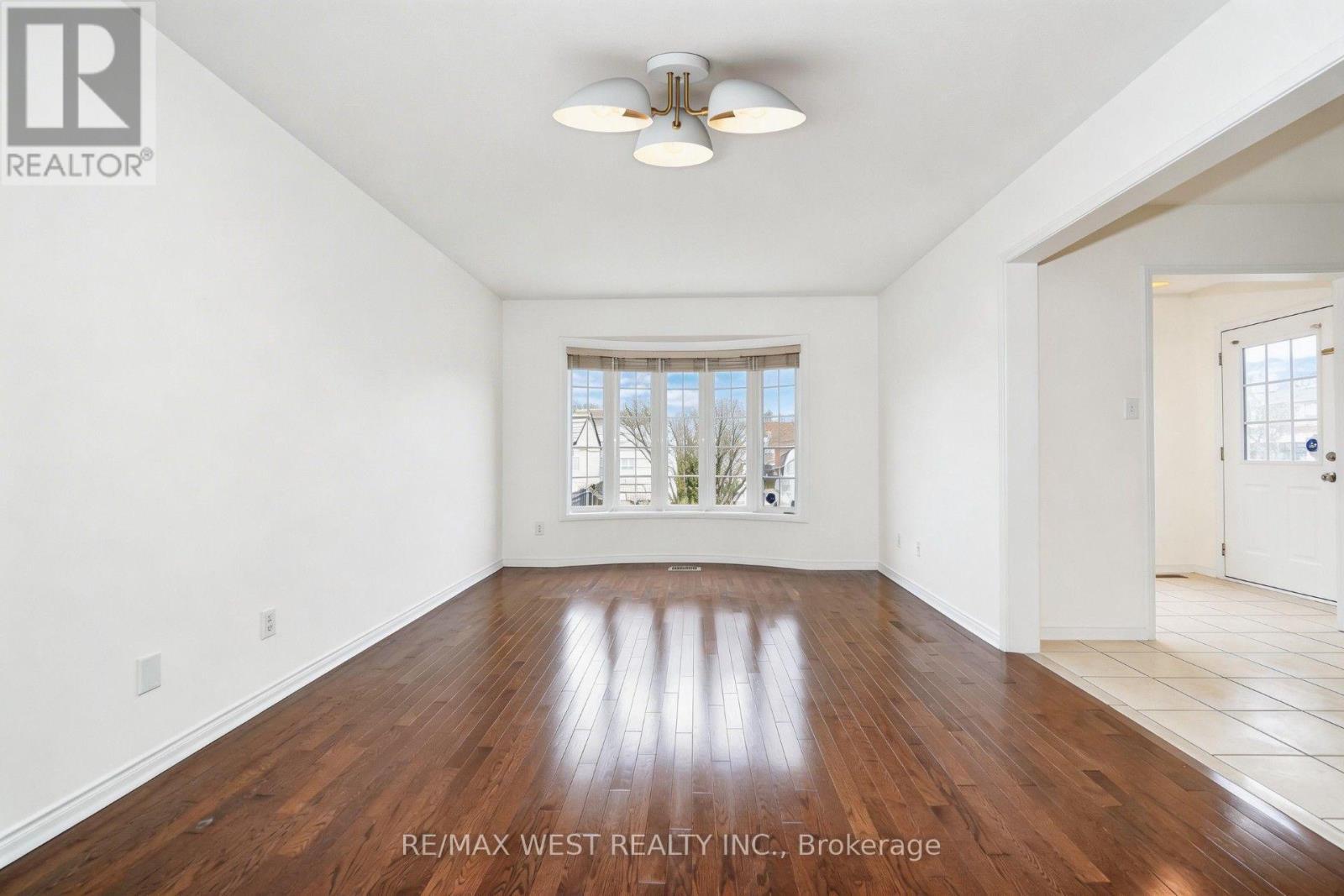 168 Gas Lamp Lane, Markham, ON - Indoor Photo Showing Other Room