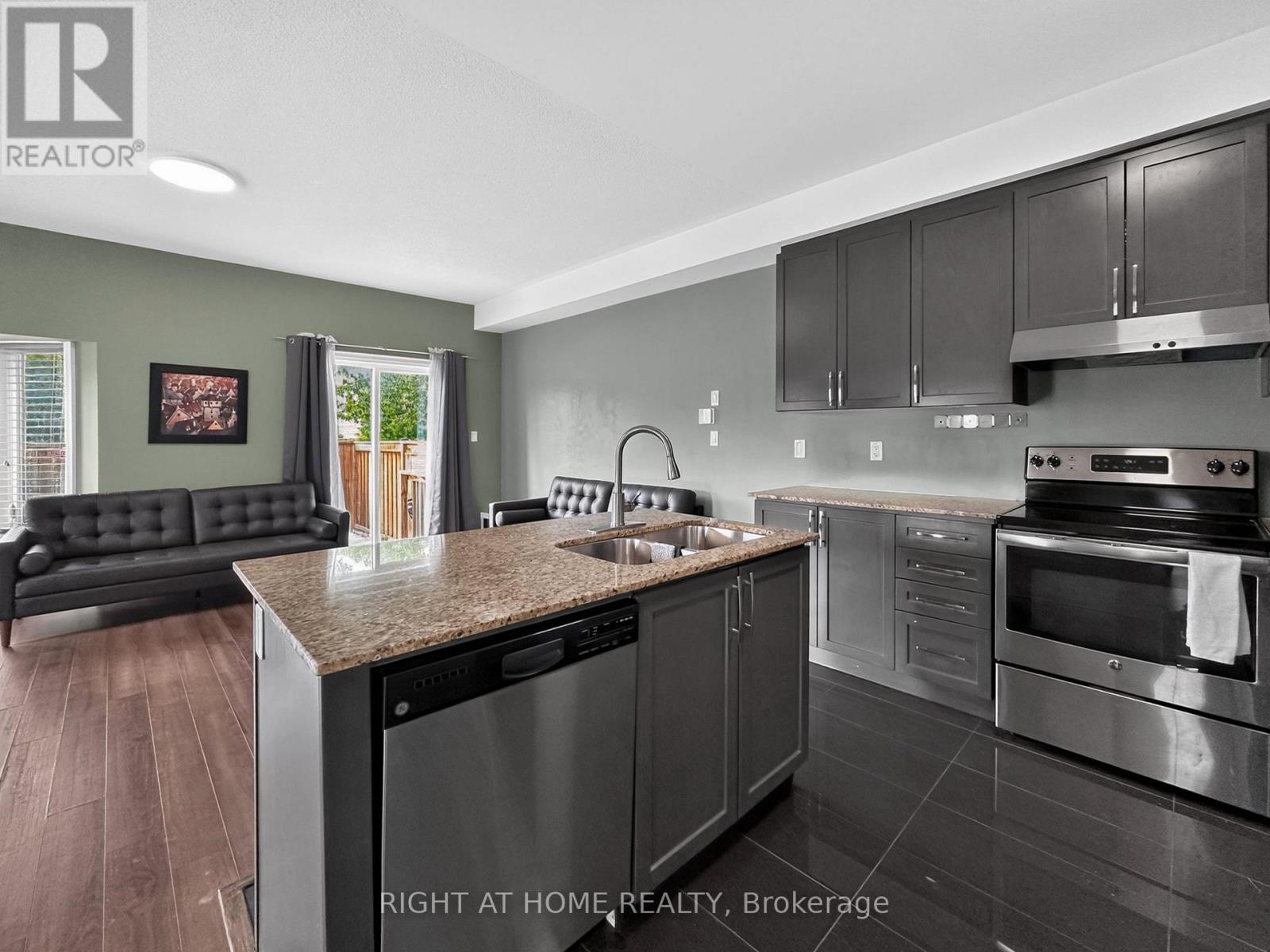 59 Kantium Way, Whitby, ON - Indoor Photo Showing Kitchen With Double Sink