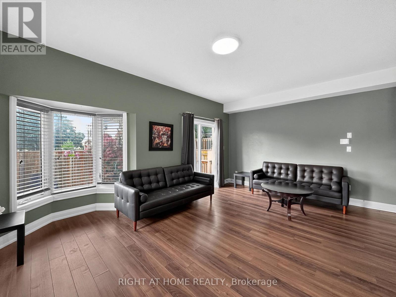 59 Kantium Way, Whitby, ON - Indoor Photo Showing Living Room