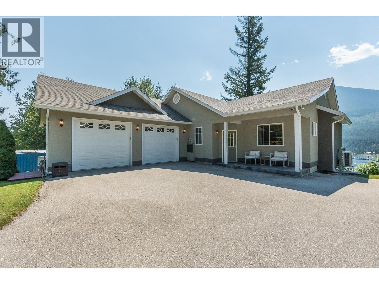 408 Balfour Heights Road, Balfour, BC - Outdoor