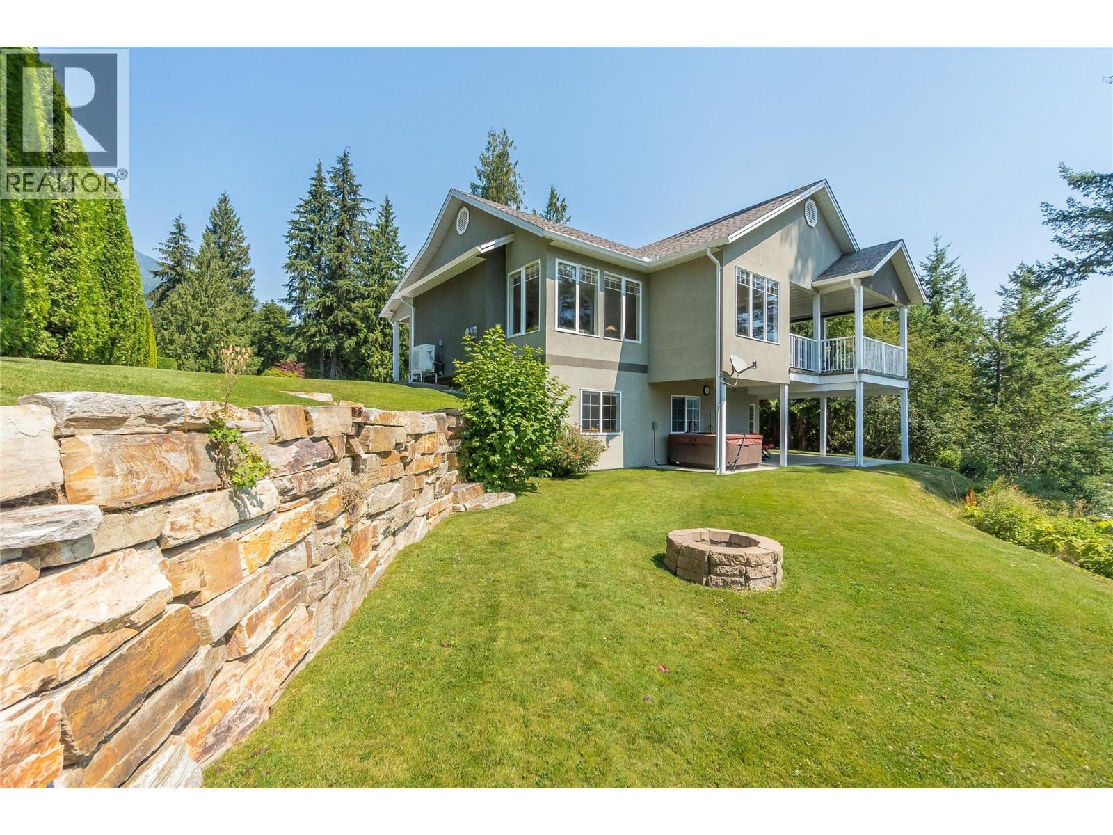 408 Balfour Heights Road, Balfour, BC - Outdoor
