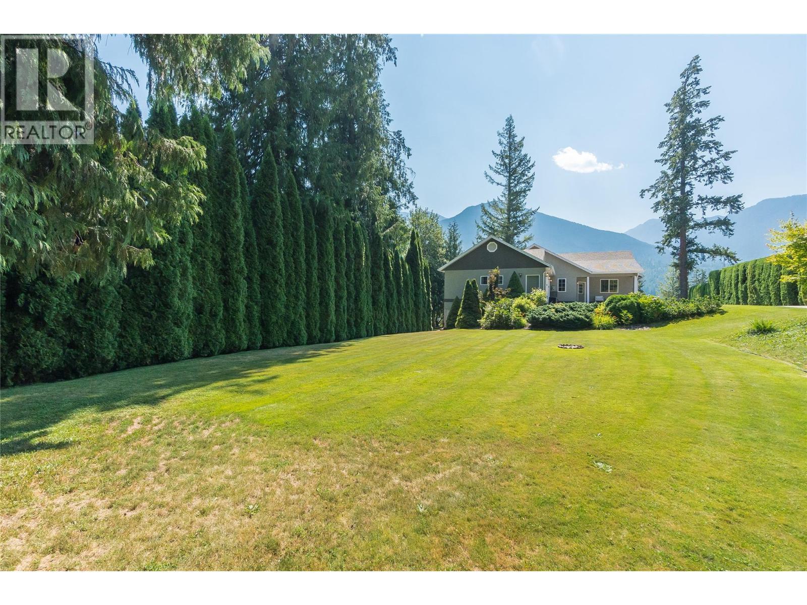 408 Balfour Heights Road, Balfour, BC - Outdoor