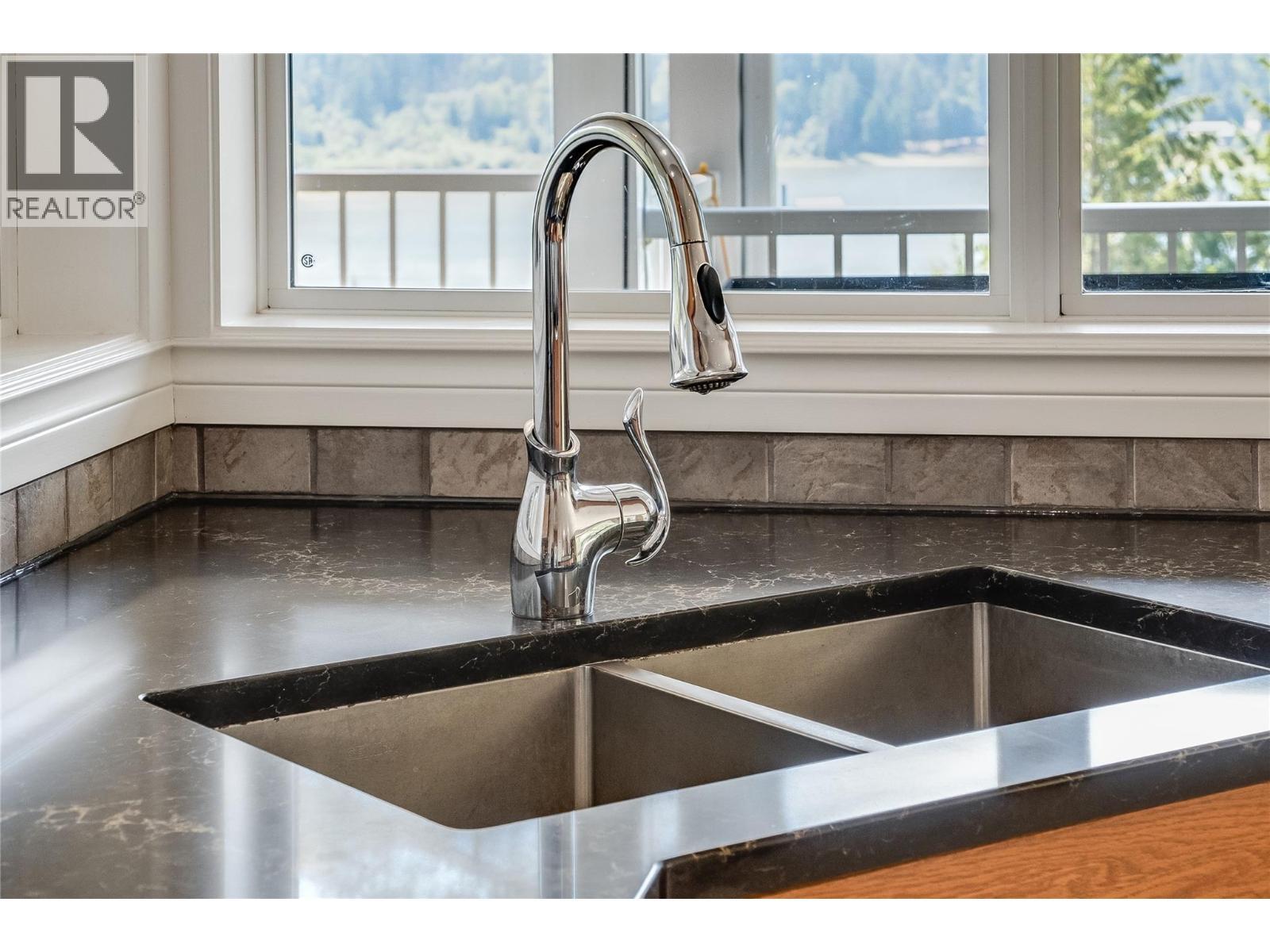 408 Balfour Heights Road, Balfour, BC - Indoor Photo Showing Kitchen With Double Sink