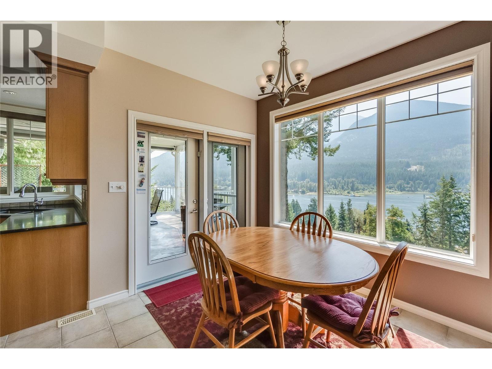 408 Balfour Heights Road, Balfour, BC - Indoor Photo Showing Dining Room