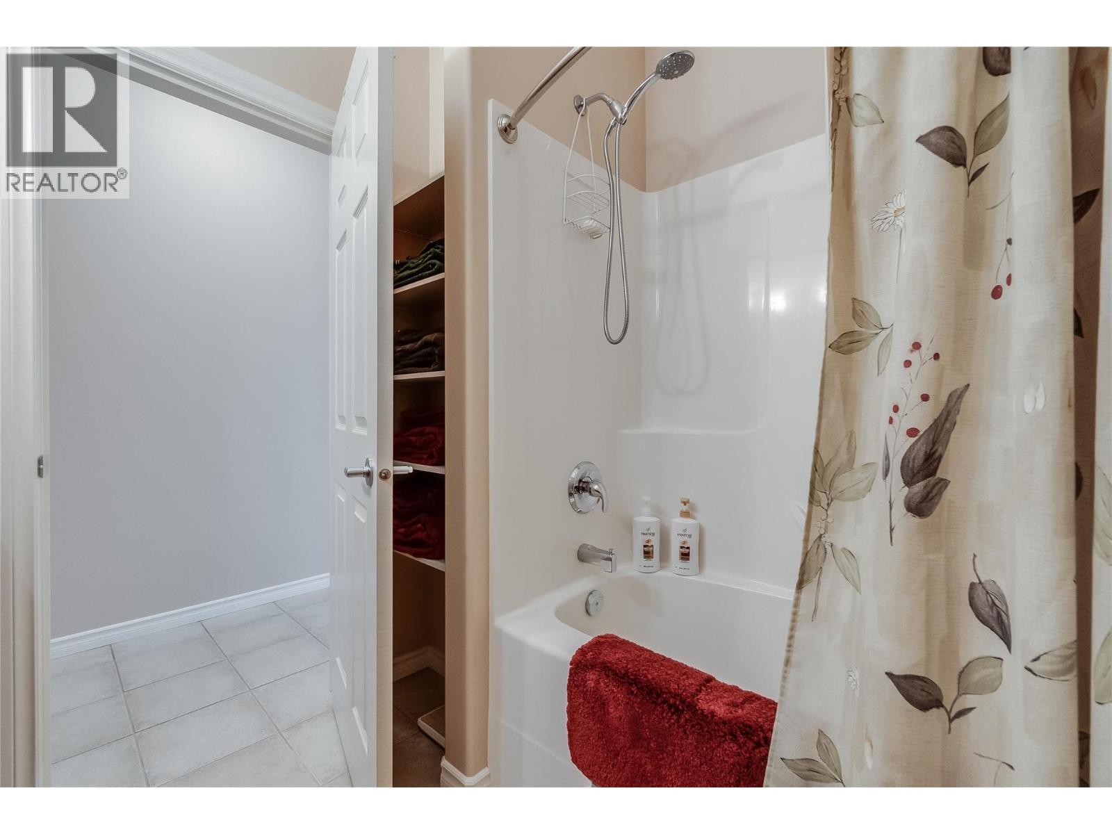 408 Balfour Heights Road, Balfour, BC - Indoor Photo Showing Bathroom