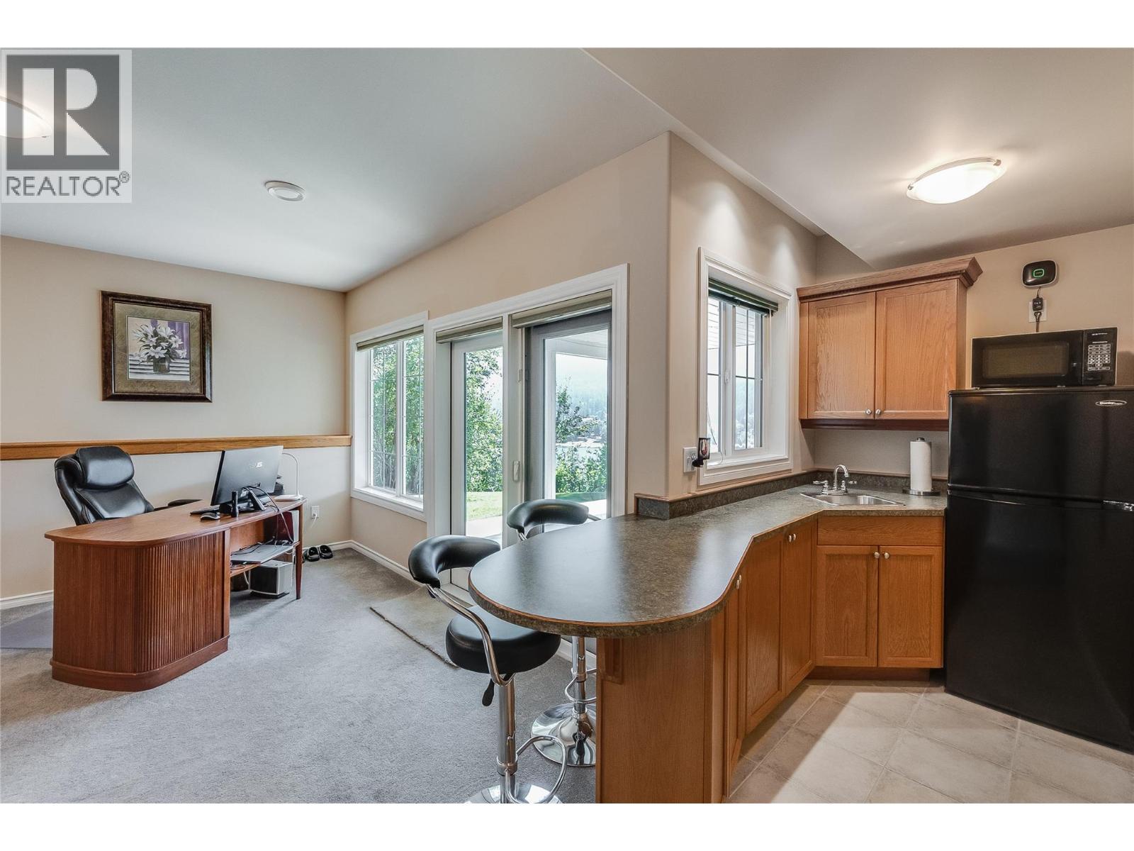 408 Balfour Heights Road, Balfour, BC - Indoor Photo Showing Kitchen