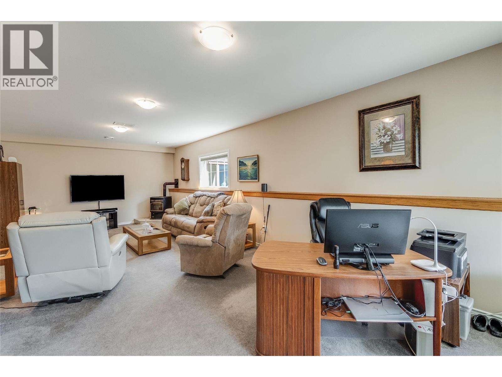 408 Balfour Heights Road, Balfour, BC - Indoor Photo Showing Office