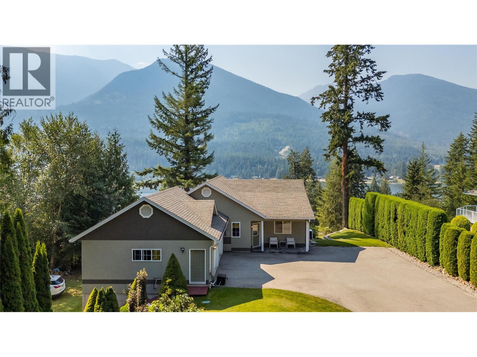 408 Balfour Heights Road, Balfour, BC - Outdoor