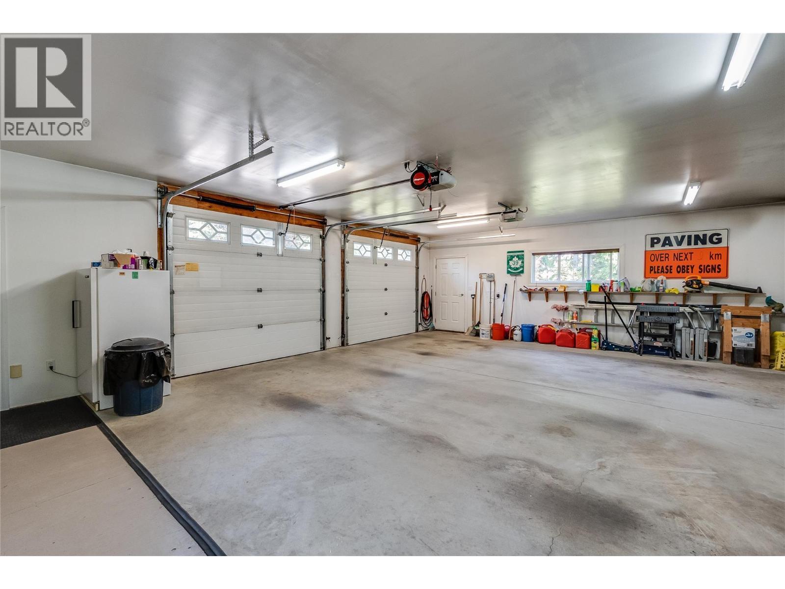 408 Balfour Heights Road, Balfour, BC - Indoor Photo Showing Garage