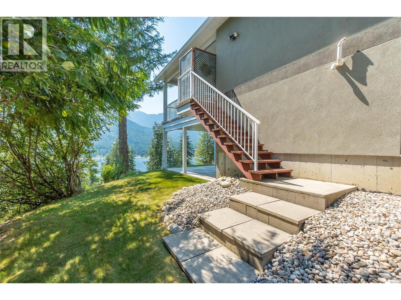 408 Balfour Heights Road, Balfour, BC - Outdoor