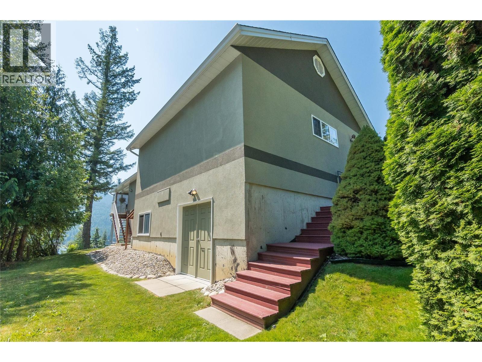 408 Balfour Heights Road, Balfour, BC - Outdoor