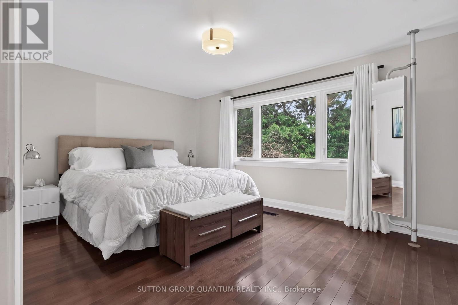 4413 Lee Drive, Mississauga, ON - Indoor Photo Showing Bedroom