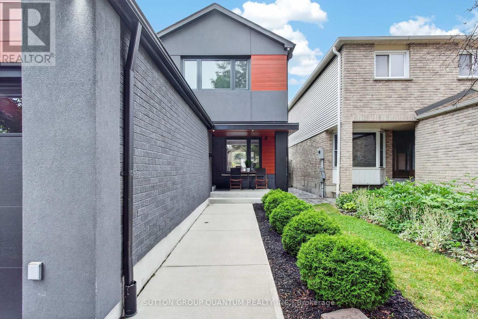 4413 Lee Drive, Mississauga, ON - Outdoor