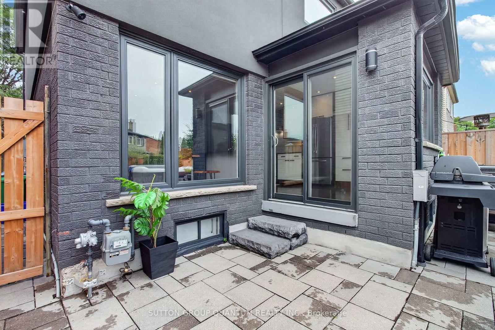 4413 Lee Drive, Mississauga, ON - Outdoor