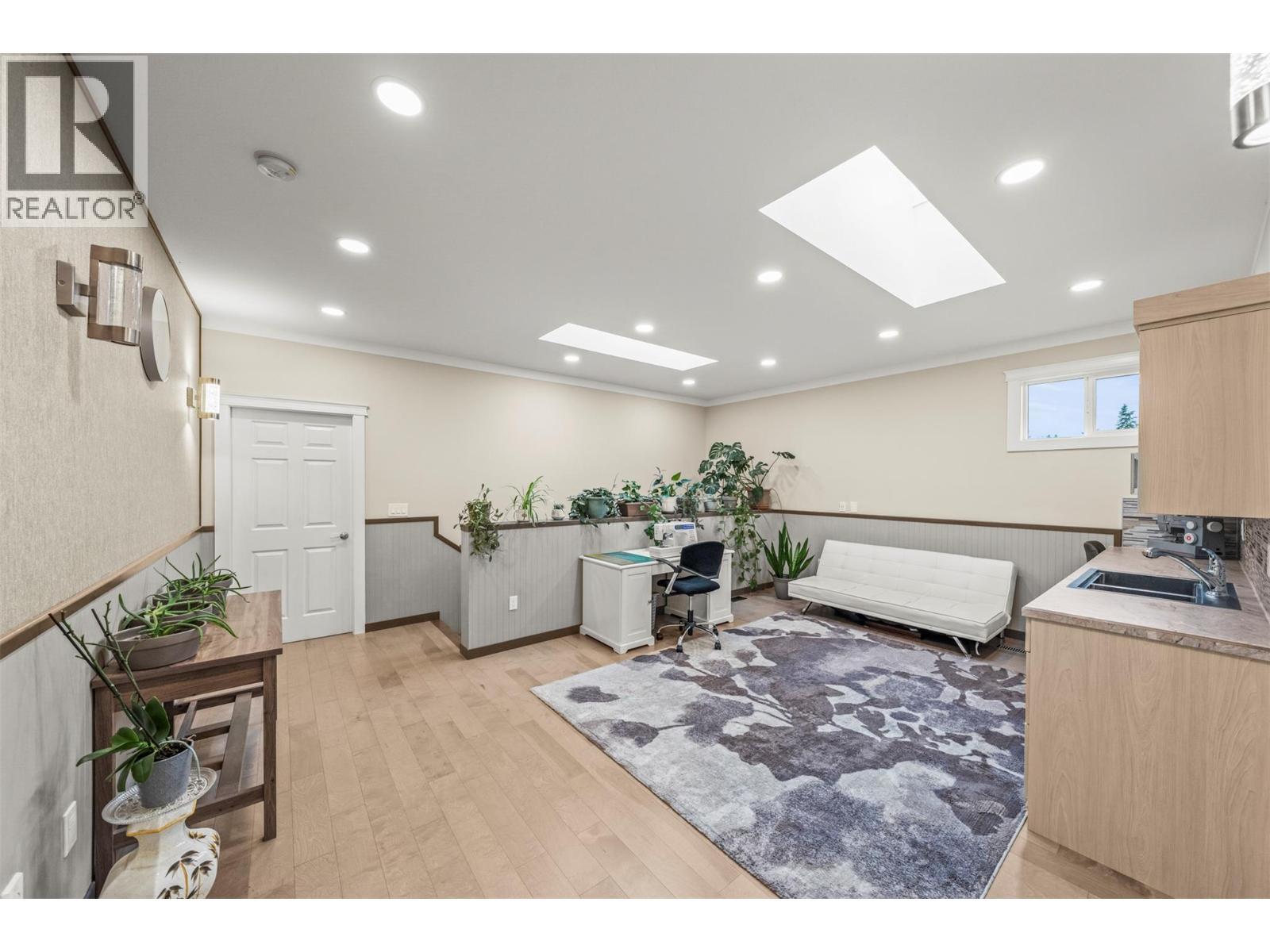5936 Highway 6, Coldstream, BC - Indoor