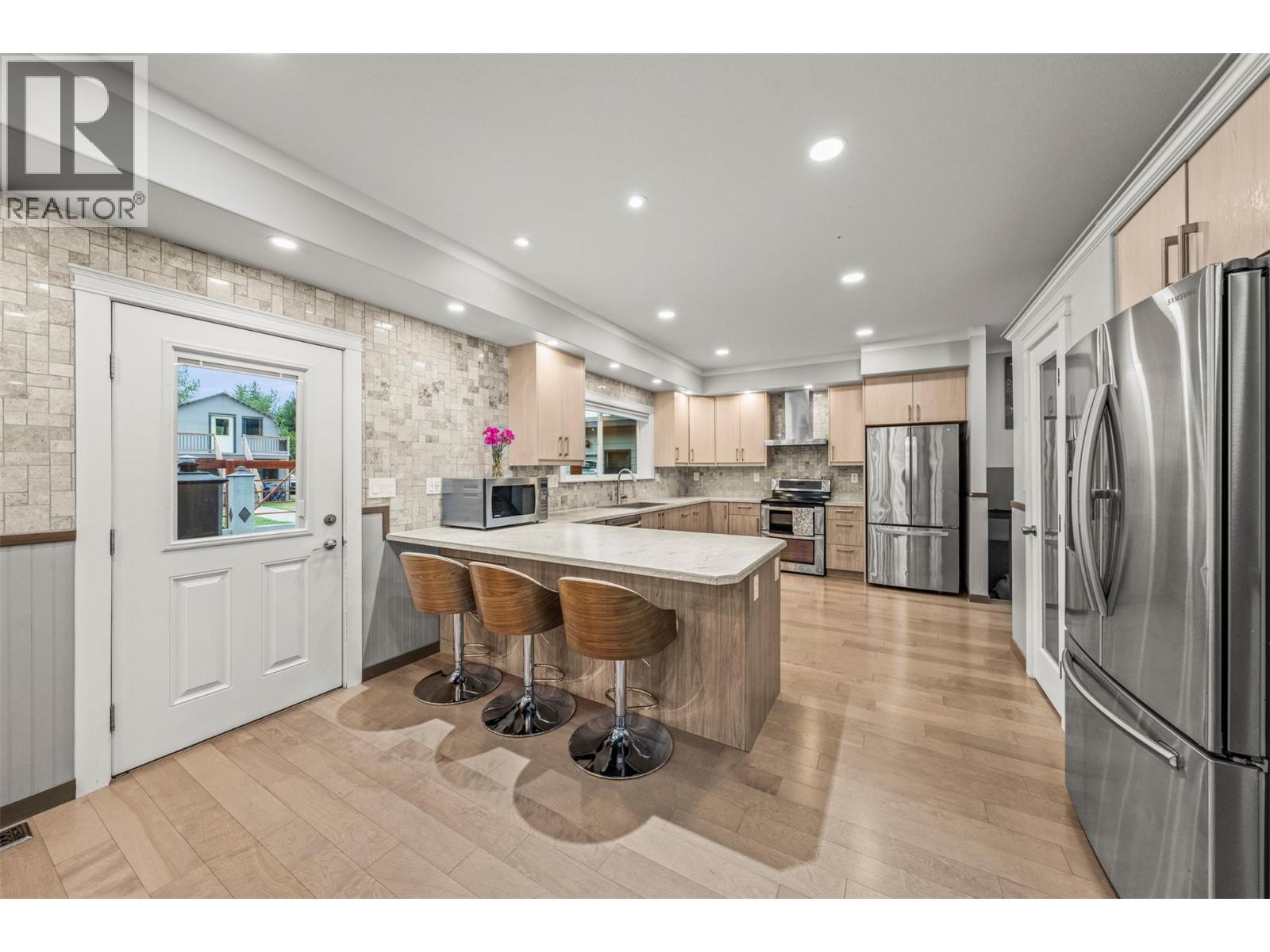 5936 Highway 6, Coldstream, BC - Indoor