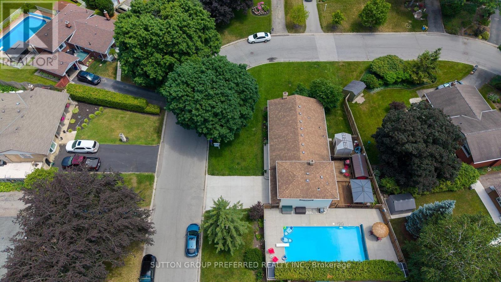 90 Glenburnie Crescent, London North (North H), ON - Outdoor With In Ground Pool With View