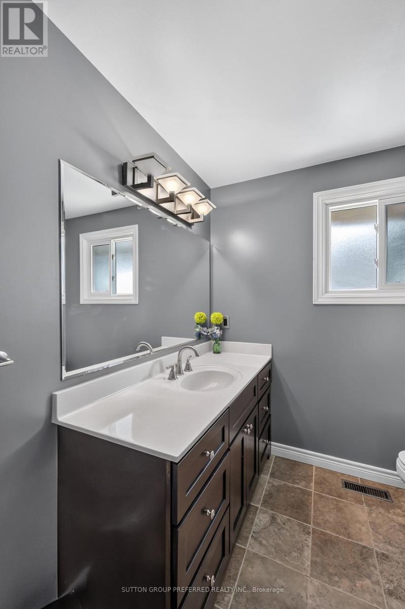 90 Glenburnie Crescent, London North (North H), ON - Indoor Photo Showing Bathroom