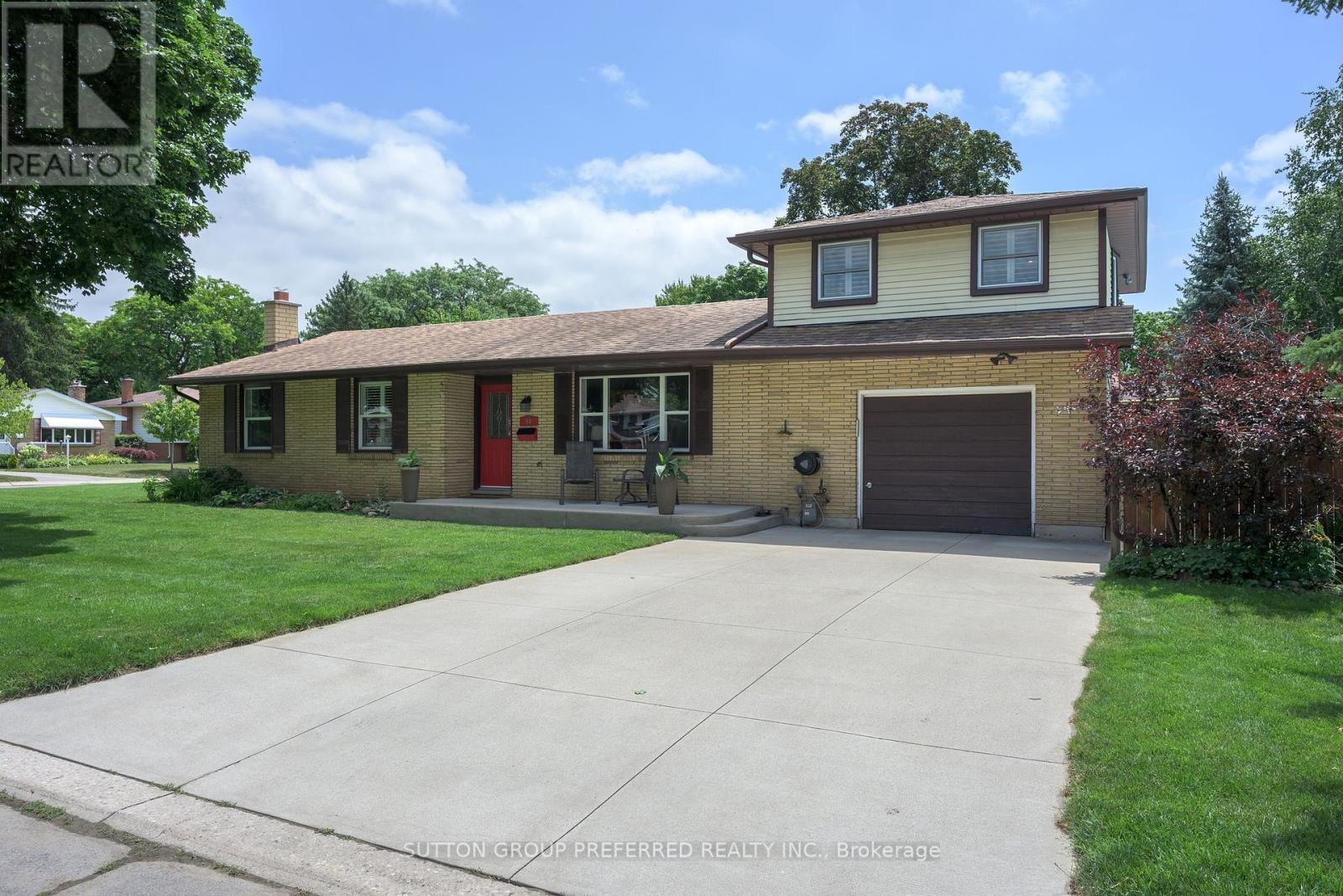 90 Glenburnie Crescent, London North (North H), ON - Outdoor With Facade