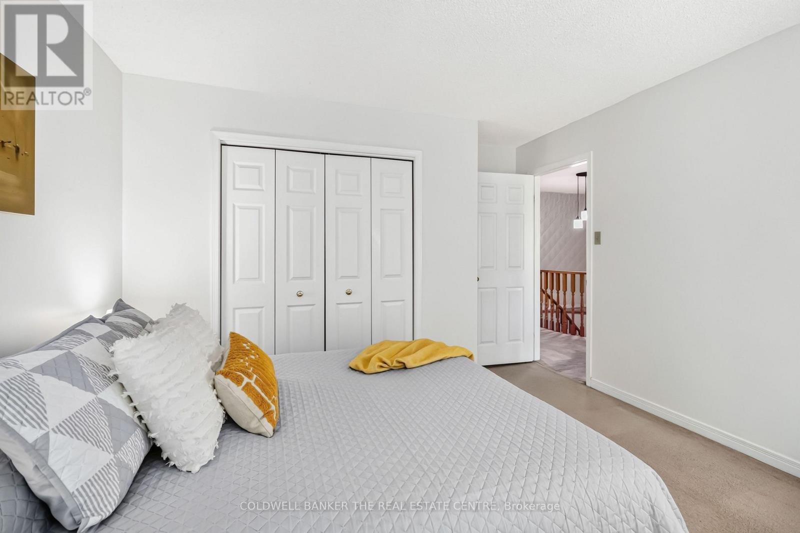 2040 Markle Drive, Oakville, ON - Indoor Photo Showing Bedroom