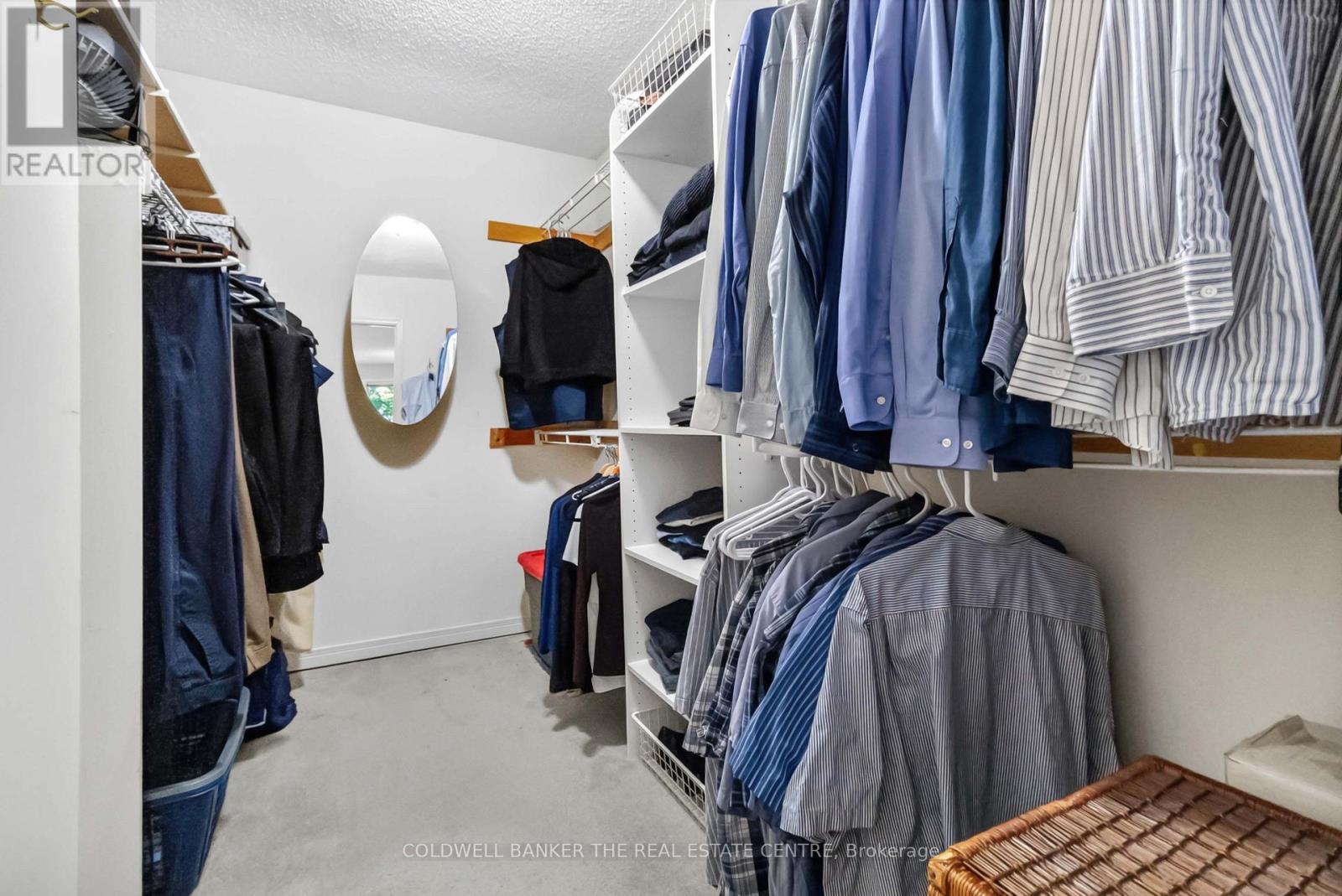 2040 Markle Drive, Oakville, ON - Indoor With Storage