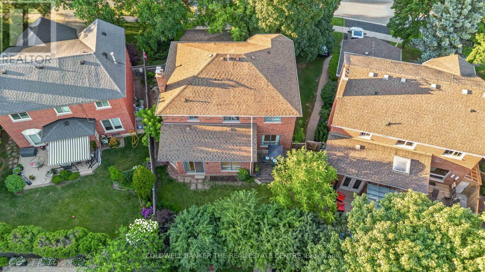 2040 Markle Drive, Oakville, ON - Outdoor