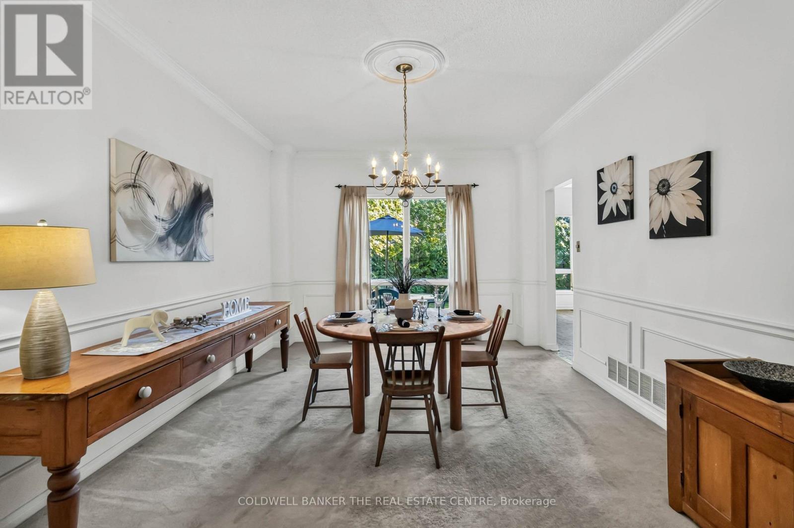 2040 Markle Drive, Oakville, ON - Indoor Photo Showing Dining Room