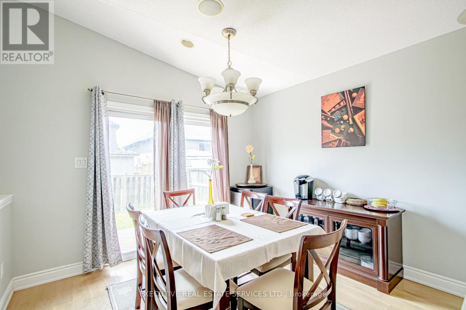 3264 Meadowgate Boulevard, London South, ON - Indoor Photo Showing Dining Room