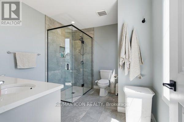 3053 Heardcreek Trail, London North (North S), ON - Indoor Photo Showing Bathroom