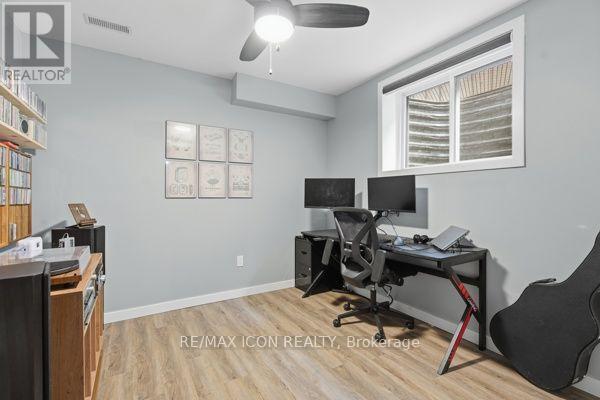 3053 Heardcreek Trail, London North (North S), ON - Indoor Photo Showing Office