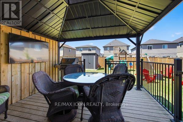 3053 Heardcreek Trail, London North (North S), ON - Outdoor With Deck Patio Veranda With Exterior