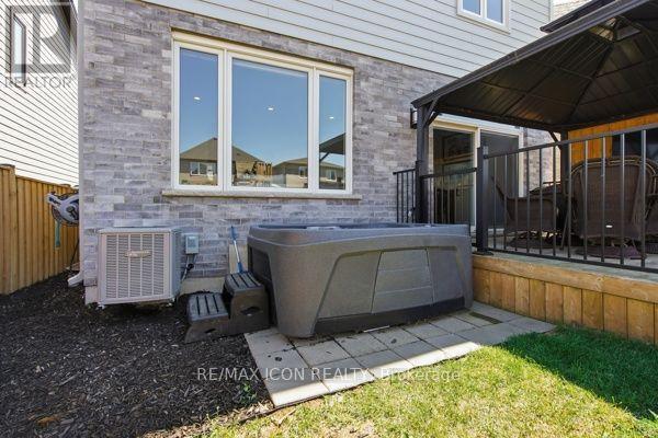 3053 Heardcreek Trail, London North (North S), ON - Outdoor With Exterior