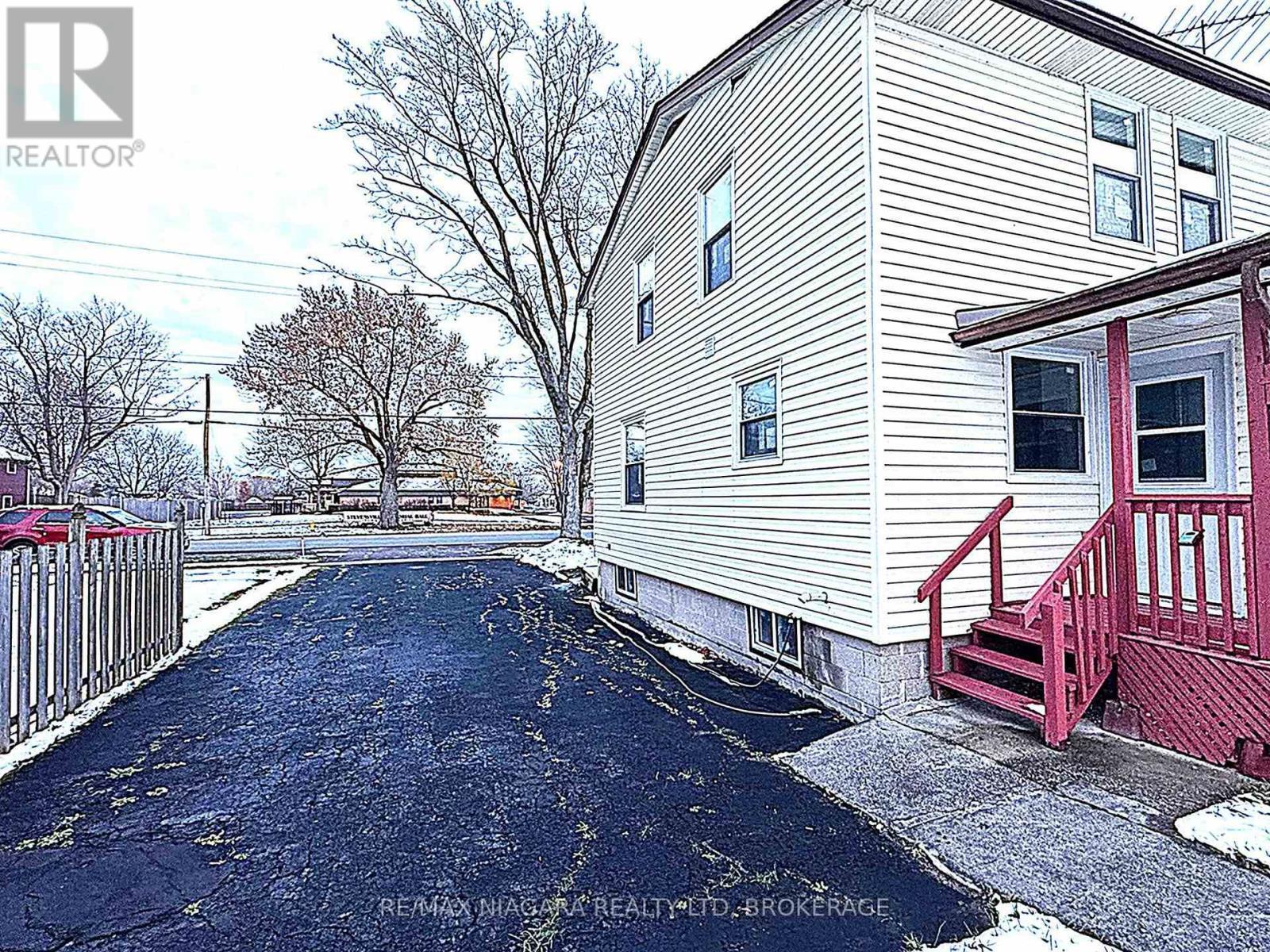 driveway - 2505 Stevensville Road, Fort Erie (Stevensville), ON - Outdoor