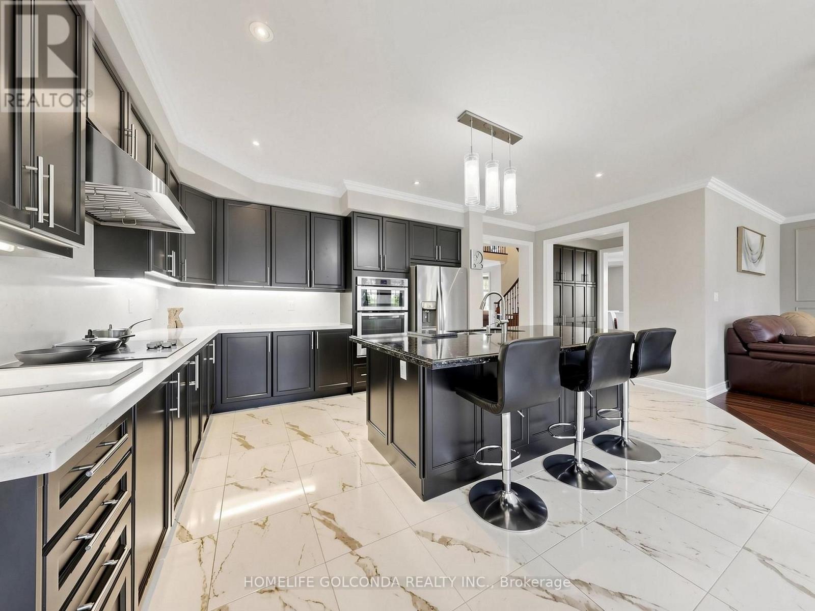 36 Oliver'S Mill Road, Springwater, ON - Indoor Photo Showing Kitchen With Upgraded Kitchen