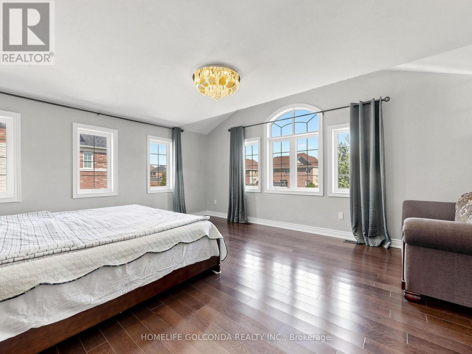 36 Oliver'S Mill Road, Springwater, ON - Indoor Photo Showing Bedroom