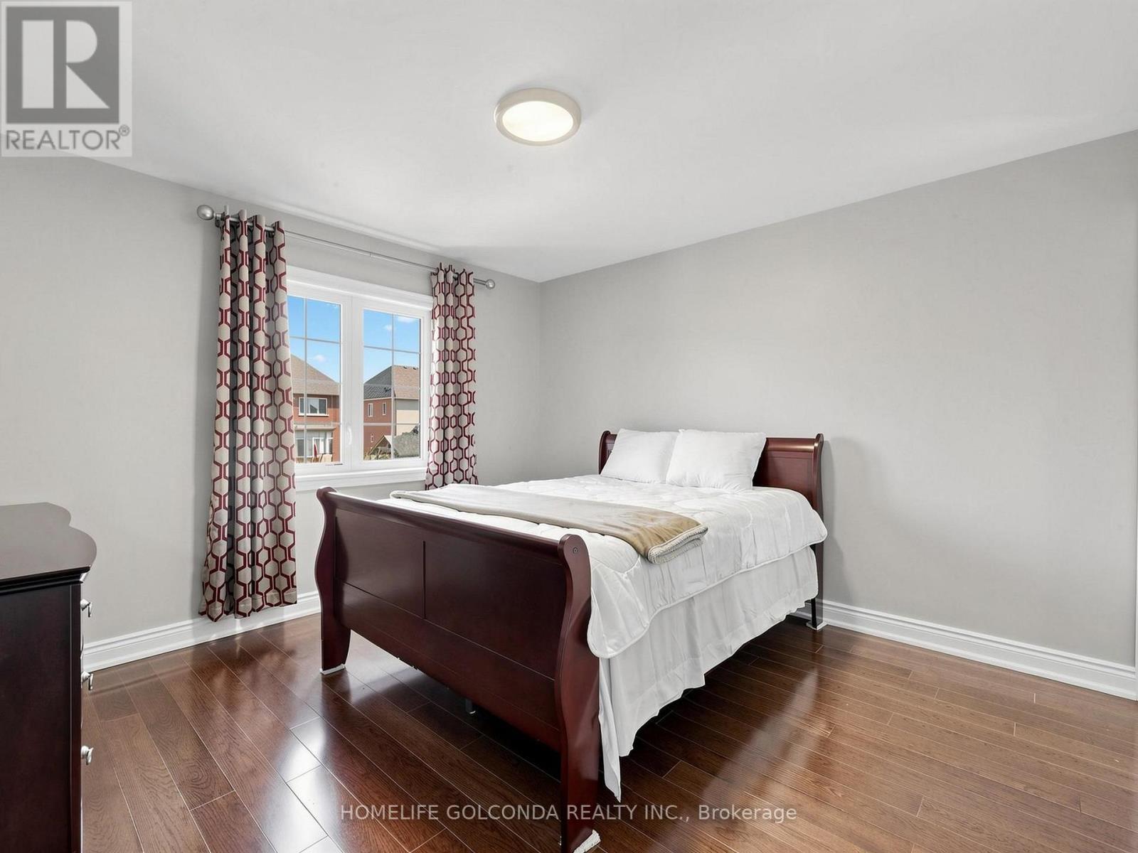 36 Oliver'S Mill Road, Springwater, ON - Indoor Photo Showing Bedroom
