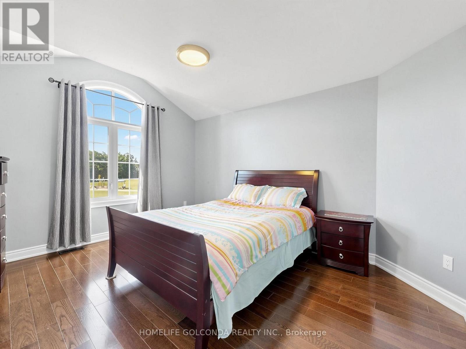 36 Oliver'S Mill Road, Springwater, ON - Indoor Photo Showing Bedroom