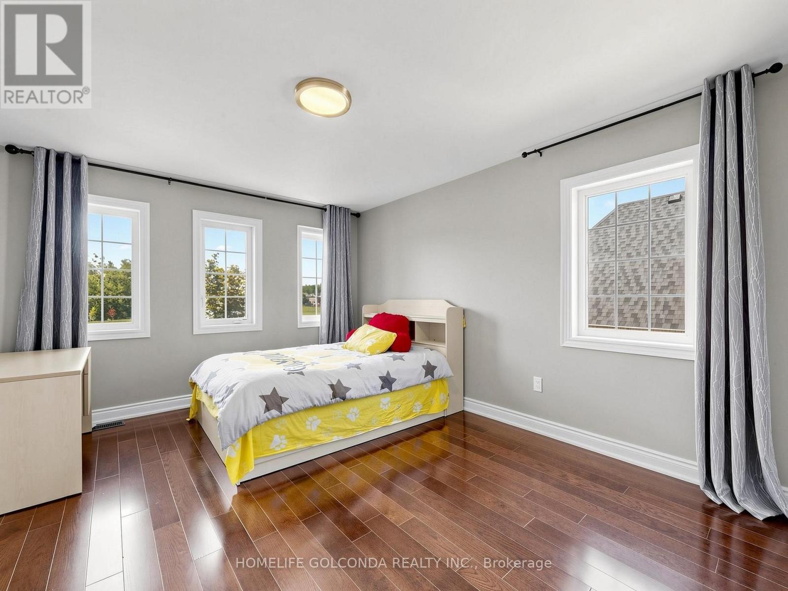 36 Oliver'S Mill Road, Springwater, ON - Indoor Photo Showing Bedroom